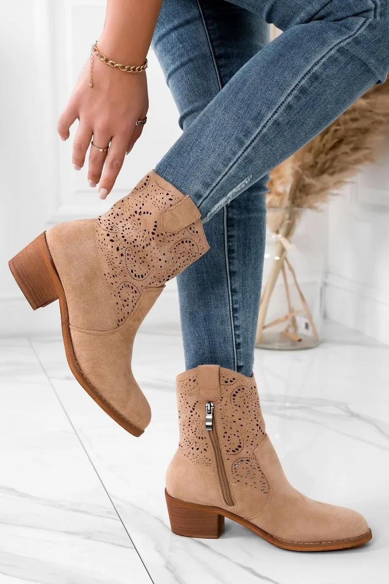 KAIRO - Stivaletti beige traforati con tacco comodo