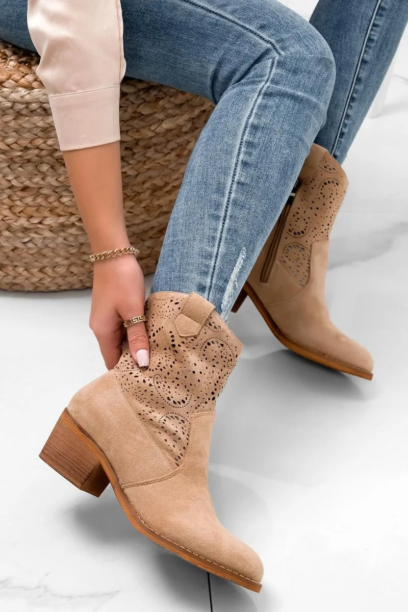 KAIRO - Stivaletti beige traforati con tacco comodo