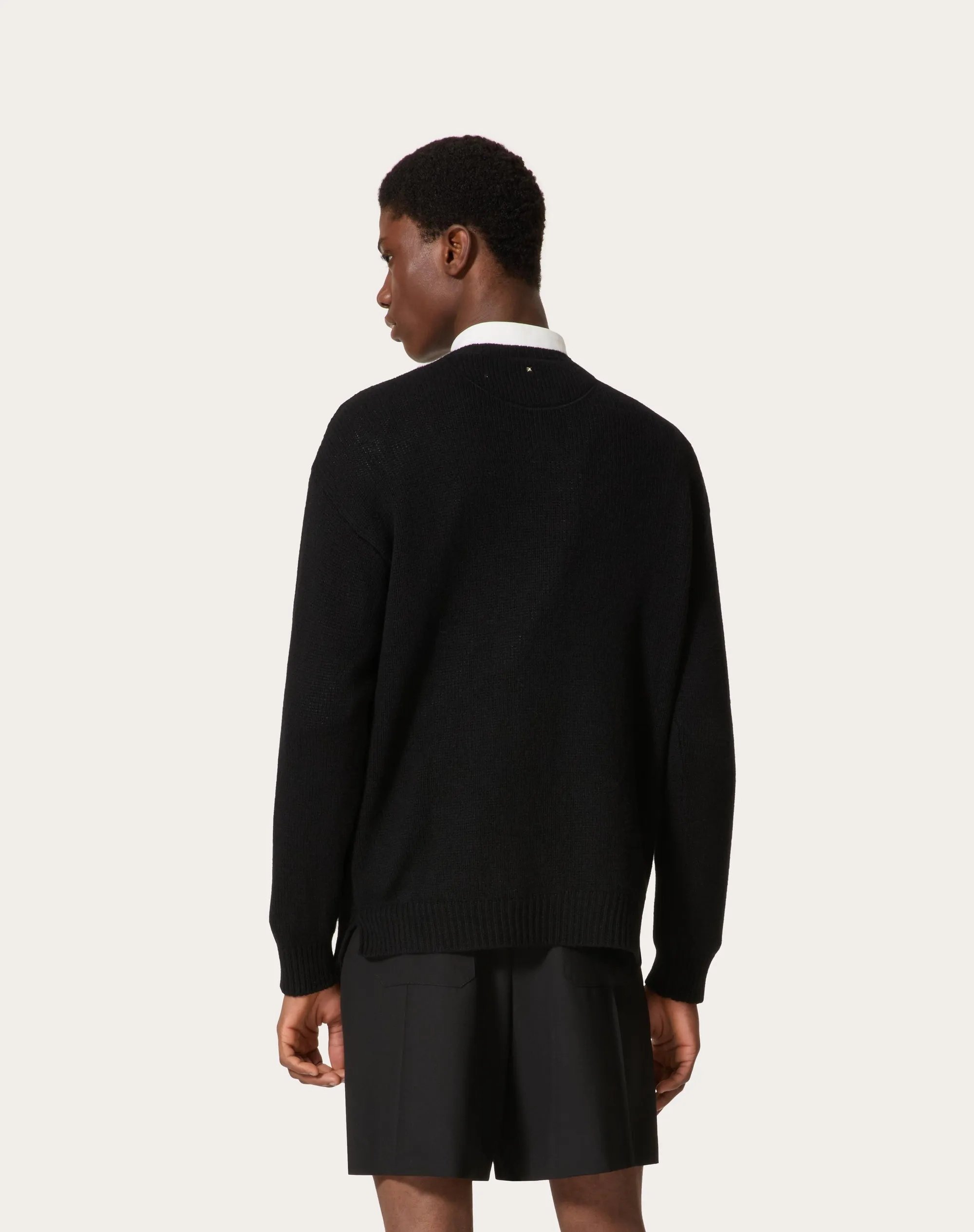MAGLIONE GIROCOLLO IN CASHMERE CON BORCHIA