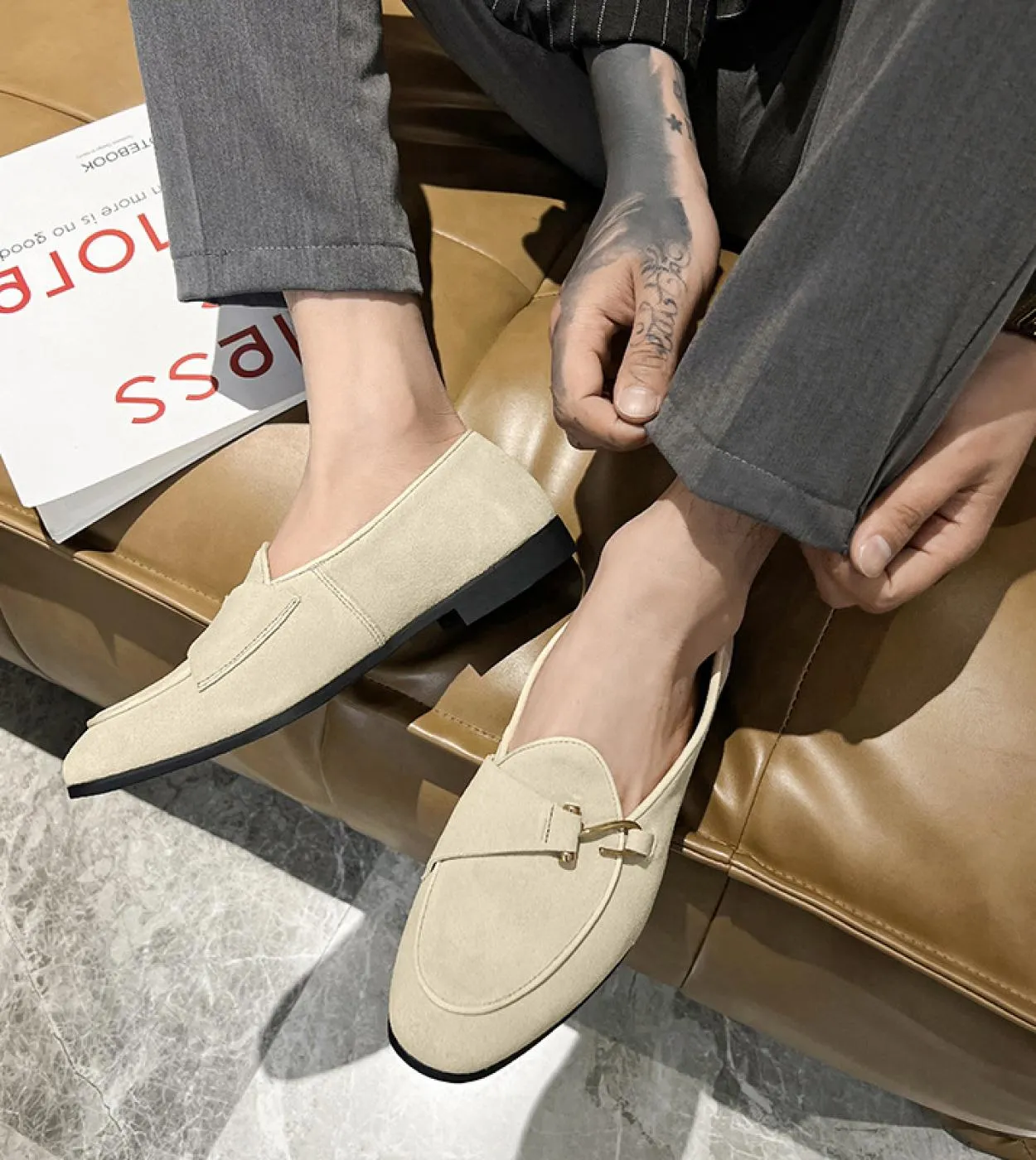 Mocassini Scarpe da uomo Finta pelle scamosciata Tinta unita Classico Moda Business Casual Punta tonda Personalità Gancio Scarpe