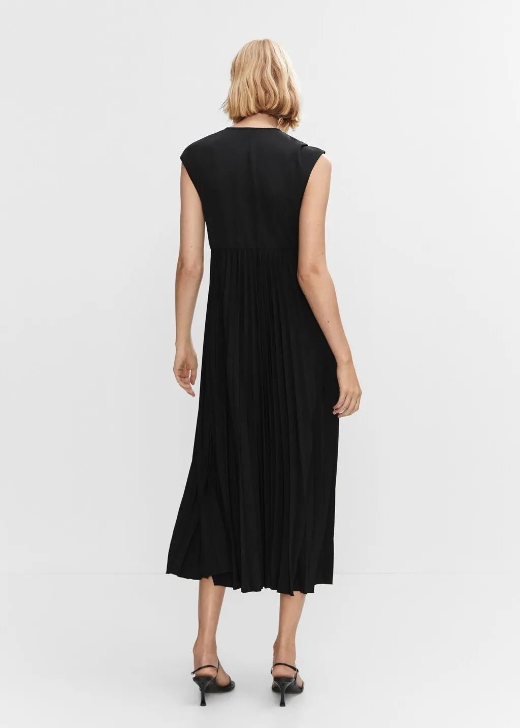 Vestito plissettato collo a V