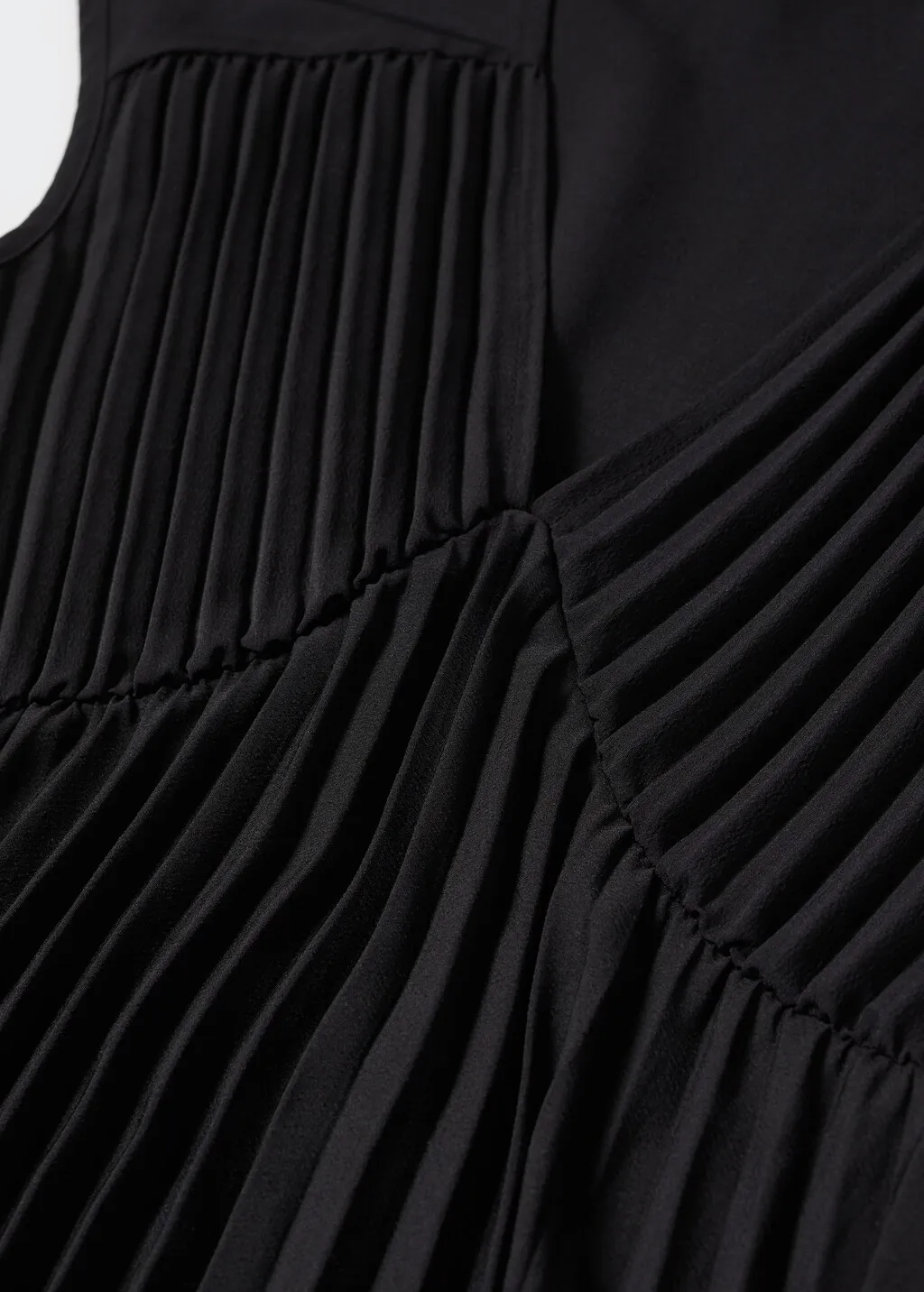 Vestito plissettato collo a V